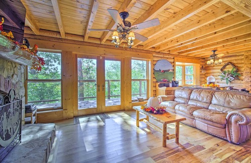 Calhoun Haus | Calhoun Cabin w/ River View + Wraparound Deck