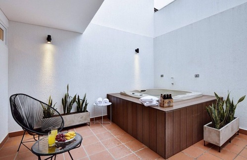 Cali Wohnung | Cali's El Peñón: Jacuzzi & Family Apartment