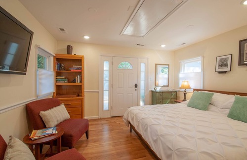 Wardour Haus | Calico Cottage Guest House