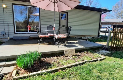 Springfield Haus | Calm and peaceful 3 bedroom home with huge back