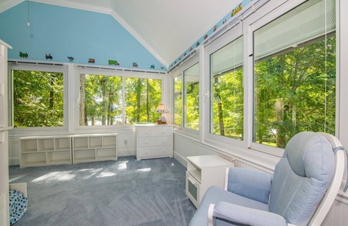 Bracey Haus | Calm Waters Encounters on the Lake - Lake Gaston, Virginia