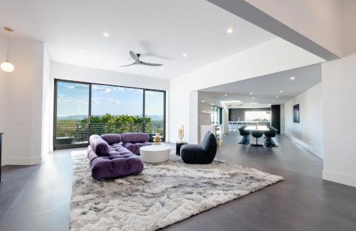 Copeland Hill Haus | Camelback Mountain Mansion - Micro-resort, Views, Golf, Heated Pool, Game Room