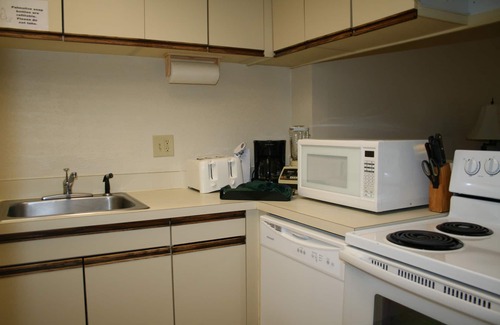 Pass-a-Grille Eigentumswohnung | Camelot by the Sea by Liberte'