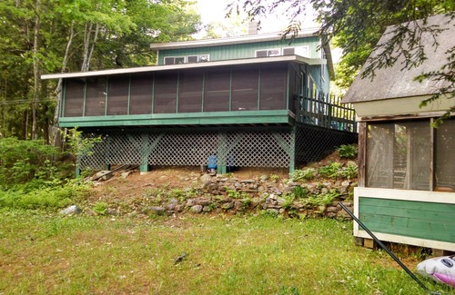 Sidney Hütte | Camp Betty 'Lakeside Retreat