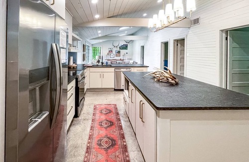 Wilburn Kabine | Camp Chinkapin ~ total privacy w/ dock on Little Red River