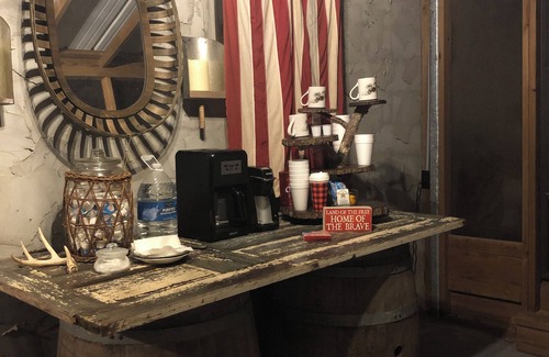 Ashland Wohnmobilvermietung | Camp Hidden Creek / Schlaf, wo der Glanz gemacht wurde!