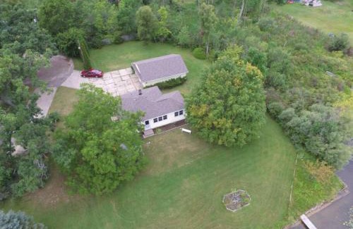 Alto Haus | Campau Lake Sunshine cottage