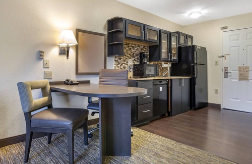 Alabaster Hotel | Candlewood Suites Alabaster by IHG