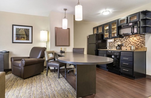 Alabaster Hotel | Candlewood Suites Alabaster by IHG