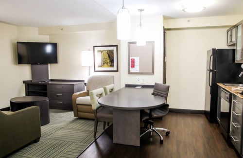 Glen Allen Hotel | Candlewood Suites Richmond North Glen Allen by IHG