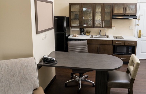 Stevensville Hotel | Candlewood Suites St. Joseph / Benton Harbor by IHG