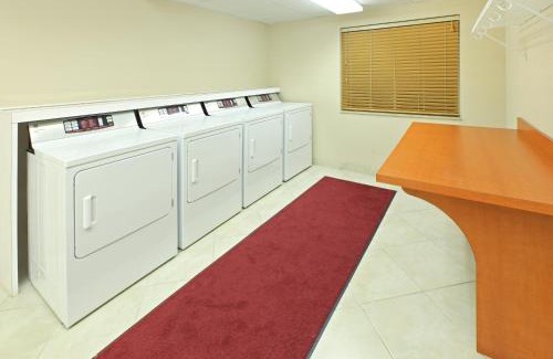 Little Rock Hotel | Candlewood Suites West Little Rock by IHG