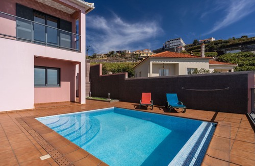 Ponta do Sol Hütte | Canhas Views Pool and Barbecue
