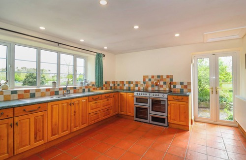 Bridgwater Hütte | CANNY CROFT, pet friendly, character holiday cottage in Street