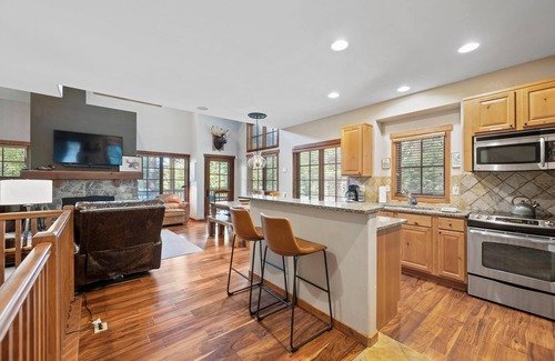 Tamarack Resort Haus | Canyon View Town Home | Ski-in Ski-out