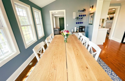 Cape Charles Haus | Cape Charles VA retreat with game arcade 👾, fire pit 🔥, Peloton 🚴🏽♀️, EV🔋
