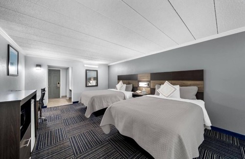 Teaticket Hotel | Cape Cod Charm on a Budget – 2 Pet-friendly Rooms Near Beach, Ferry & Dining