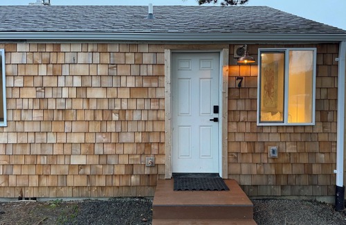 Waldport Hütte | Cape Cod Cottages #7 - Oceanfront with Fireplace!