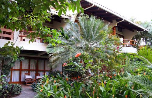 Playa Langosta Hotel | Capitán Suizo Beachfront Boutique Hotel