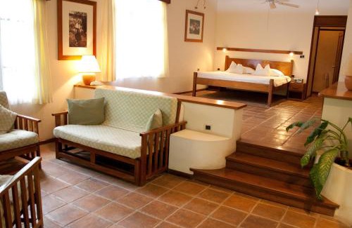 Playa Langosta Hotel | Capitán Suizo Beachfront Boutique Hotel