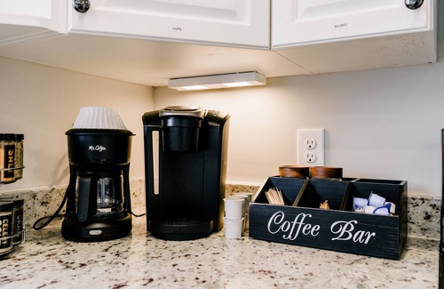 Baileys Crossroads Haus | Capital Retreat: Stylish Haven Minutes from Washington D.C.