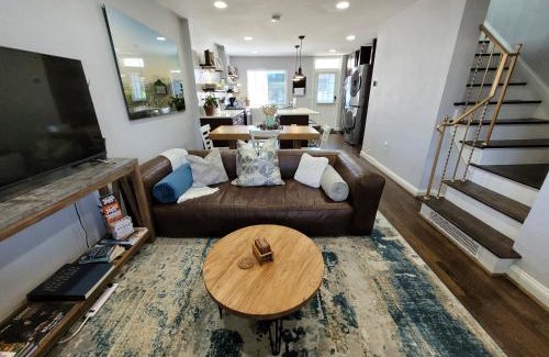 Northeast Haus | Capitol Hill Adj Home with Parking and Easy Access to Downtown