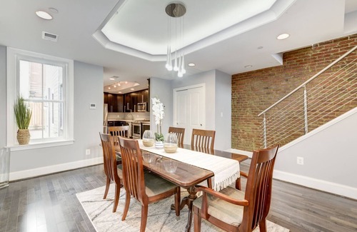 Stanton Park Haus | Capitol Hill / US-Senat / US-Kapitol / Denkmäler. Drei Schlafzimmer / 2. 5Bäder. Herrlich!