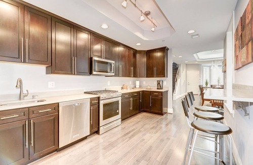 Stanton Park Haus | Capitol Hill / US-Senat / US-Kapitol / Denkmäler. Drei Schlafzimmer / 2. 5Bäder. Herrlich!