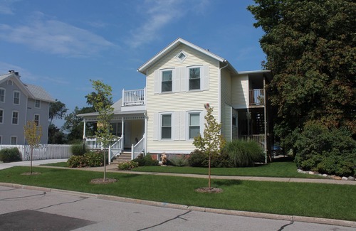 Grand Haven Hütte | Captain's Cottage Suites