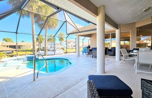 Palm Harbor Haus | "Captain's Key Waterside Retreat" Boat Dock! Awesome Pool!