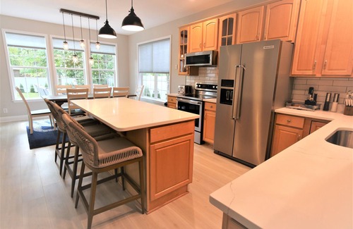 Arundel on the Bay Haus | Captain's Retreat! Newly Renovated - few steps from the beach!