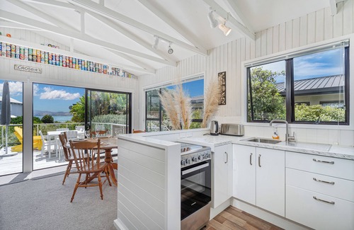 Cooks Beach Hütte | Captains Bach @ Cooks - Ferienwohnung im Obergeschoss