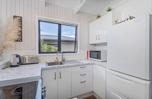 Cooks Beach Hütte | Captains Bach @ Cooks - Ferienwohnung im Obergeschoss