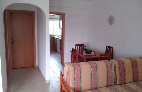 Vale de Carro Wohnung | Captivating 1-bed Apartment in Olhos de Agua