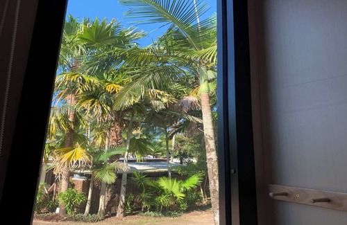 Cardwell Haus | Cardwell by the Sea by Tiny Away