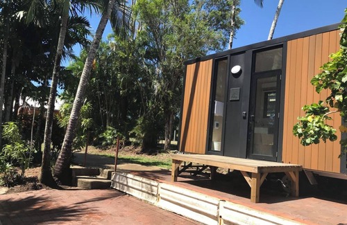 Cardwell Haus | Cardwell by the Sea by Tiny Away