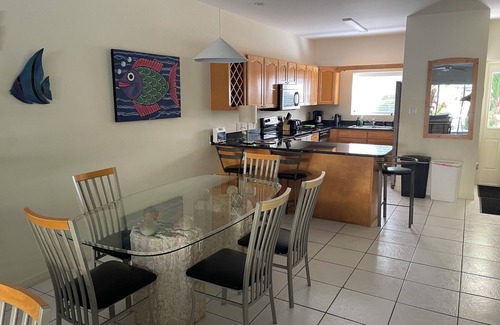 Northwest Point Haus | Caribbean Scuba & Family Resort - Coconut Bay, DreamCayman.com