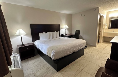 Denham Springs Hotel | Carom Inn Denham Springs - Baton RougeEast