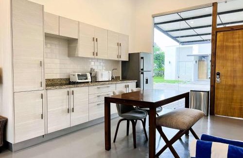 Jaco Wohnung | Carport Strong Wifi Vaulted Ceilings