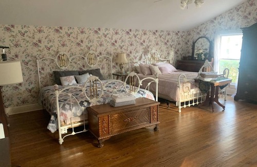 Wilson Bed & Breakfast | Carriage Home Near Barton College