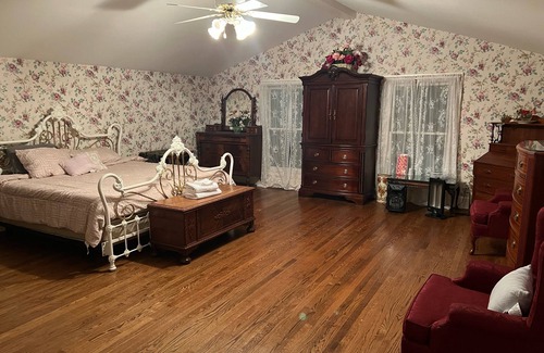 Wilson Bed & Breakfast | Carriage Home Near Barton College