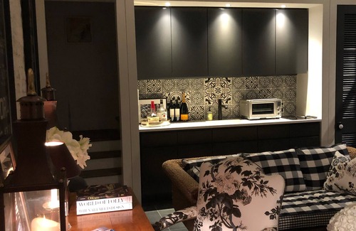 Lower Garden District Hütte | Exquisite Carriage House im Jahr 1859 historischen Lower Garden District Home