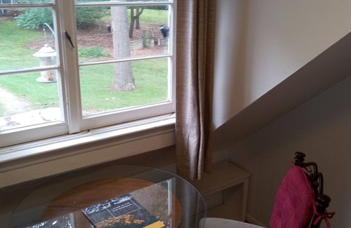 Reynolds Corners Haus | Carriage House Loft Apartment -Oak Openings Region at its best!