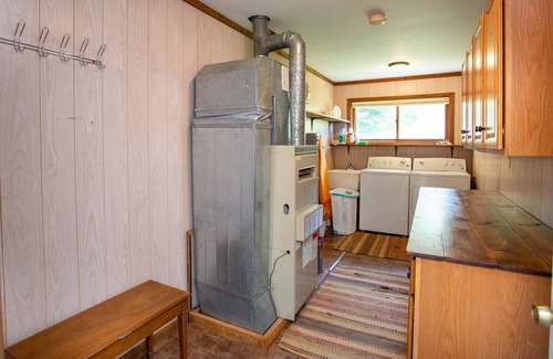 Grand Marais Haus | Carter's Cottage - 2BR/2BA cottage in Grand Marais walking distance to downtown