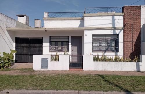 Zarate Haus | Casa a pocas cuadras del centro