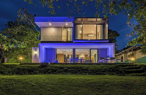 Jaco Haus | Casa Almendros
