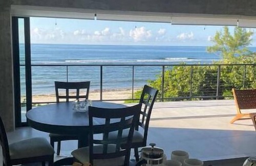 Bodden Town Haus | Casa Avi - Beachfront bliss & luxury in Cayman