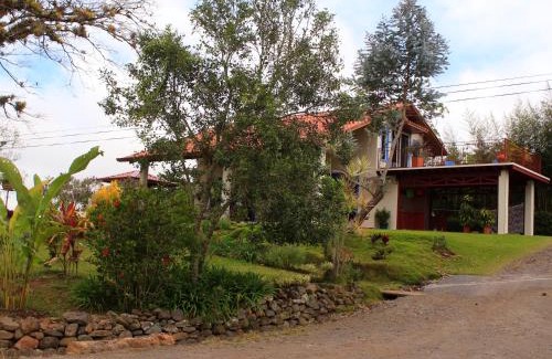Orosi Haus | Casa Bartzis, Close to Orosi and Tapanti National Park