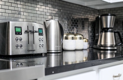 Acme Eigentumswohnung | ❦ Bequeme 3BDR Eigentumswohnung @ Hilltop - Großartige Lage !!