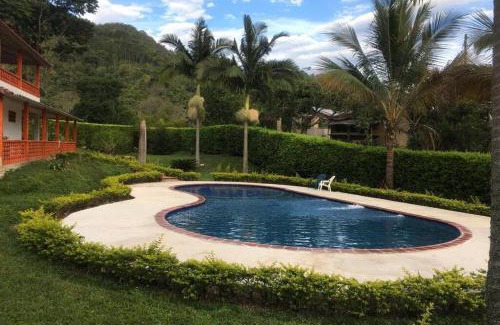 Supata Haus | Casa Campestre Privada El Reposo con piscina y WIFI